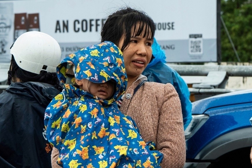 Nguoi vung lu: 'Khan thiet can thuoc men, chan am' hinh anh