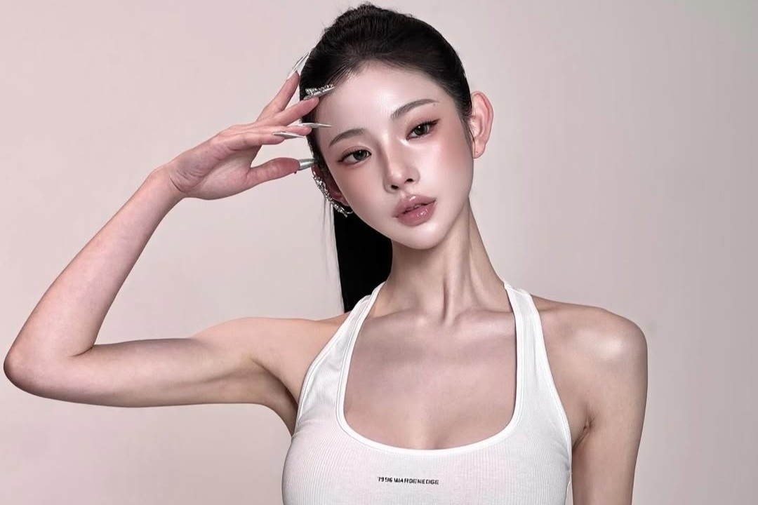 Hot girl Han 'dep nhu AI' gay soc khi lo nhan sac ngoai doi hinh anh