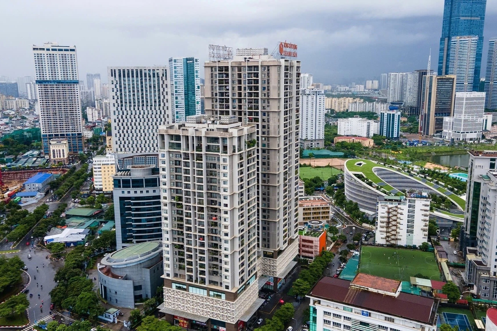 Them chung cu 'tu choi' xe dien hinh anh