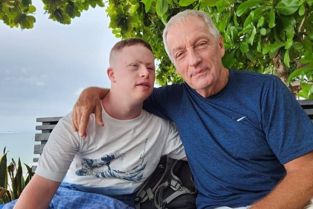 Man tuong tac viral cua cau be Down va nhom hoc sinh TP.HCM hinh anh