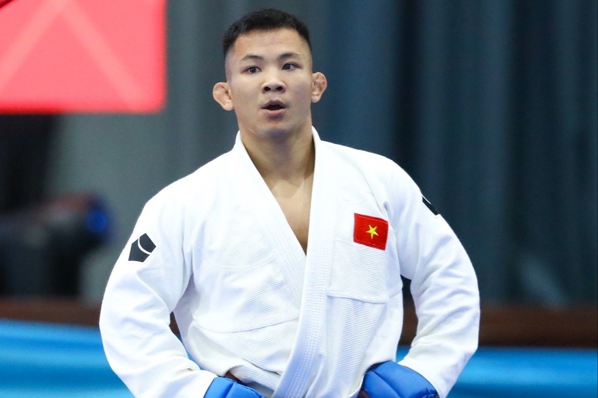 'Quy lun' Dao Hong Son thua soc o tran ra quan SEA Games 33 la ai? hinh anh