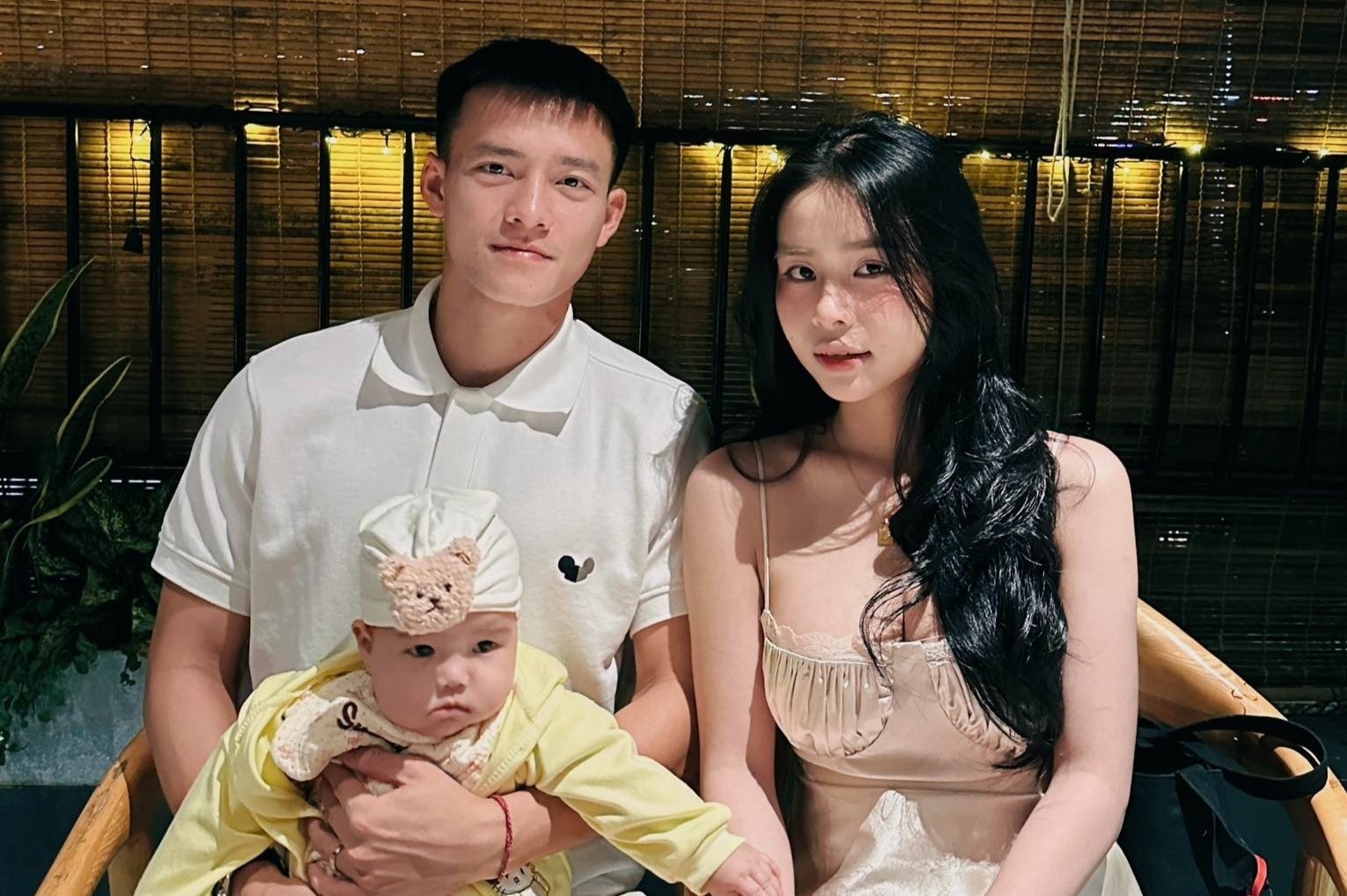 Hon nhan cua tien dao U22 Viet Nam va vo hot girl hinh anh