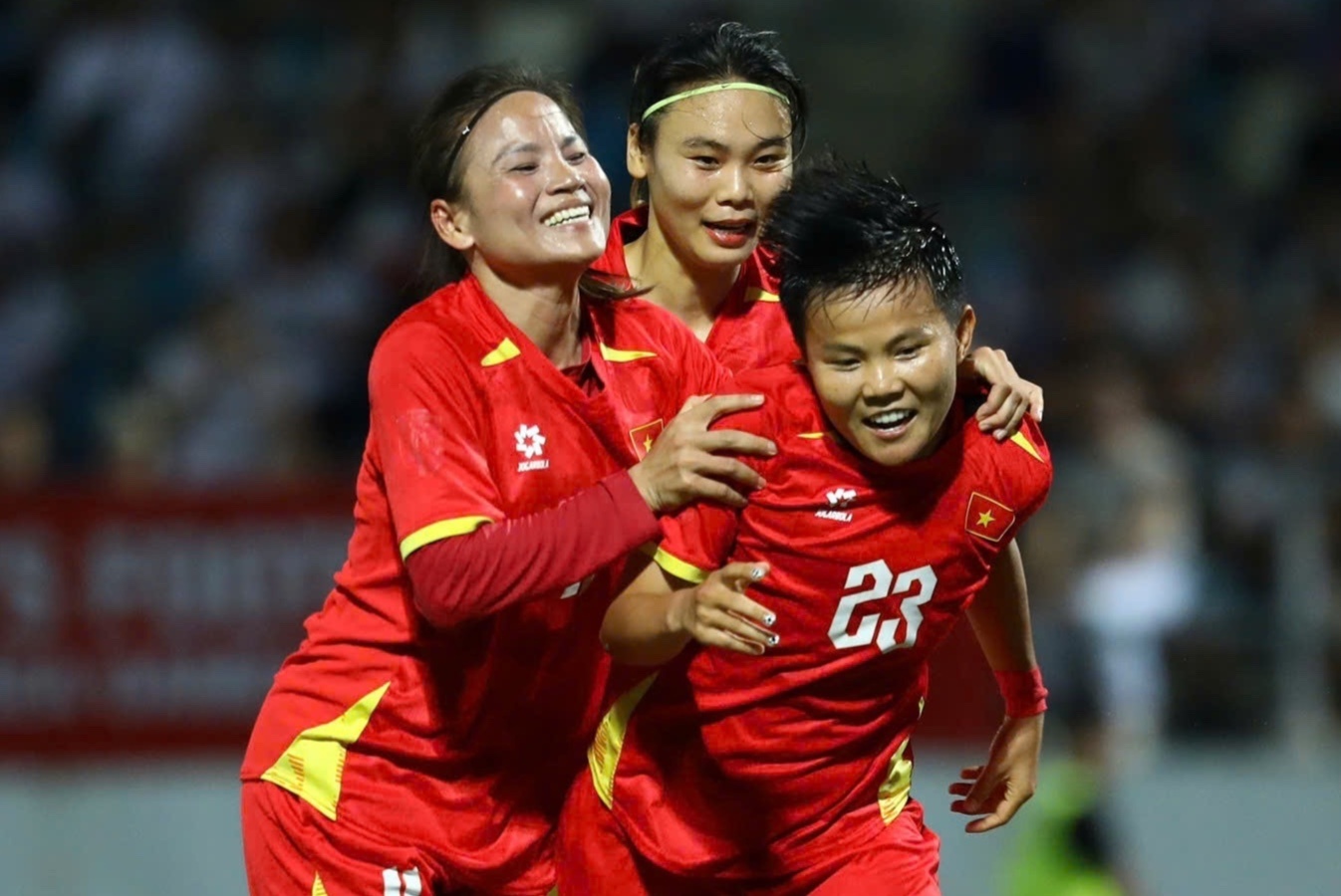 Nguoi ham mo bong da: 'Tuyen nu Viet Nam da thang tu hiep 1' hinh anh