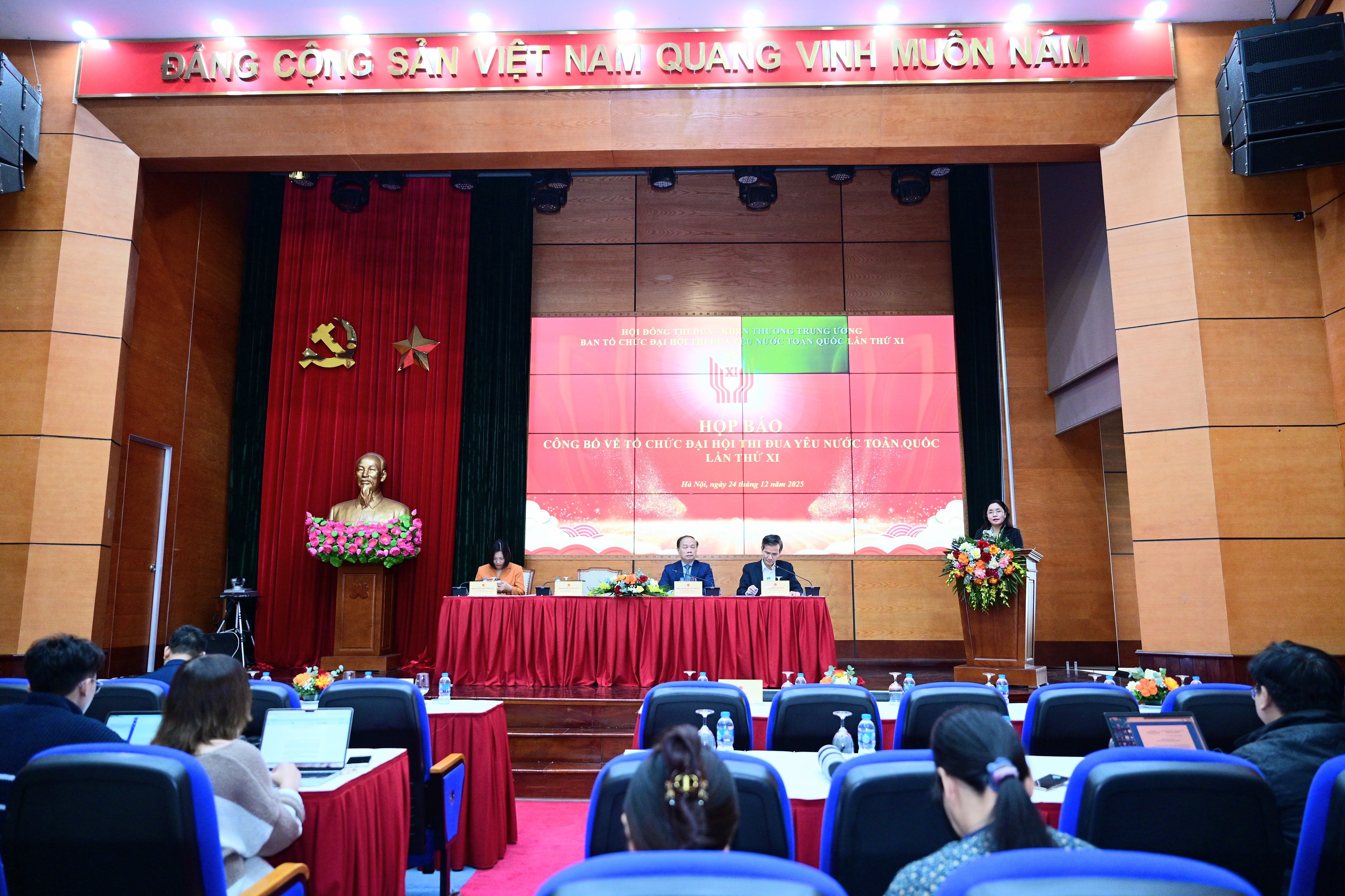 thi dua yeu nuoc anh 1