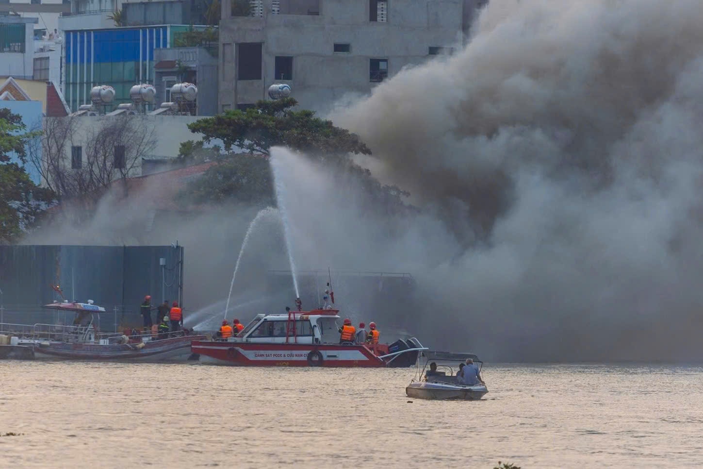 du thuyen chay anh 1