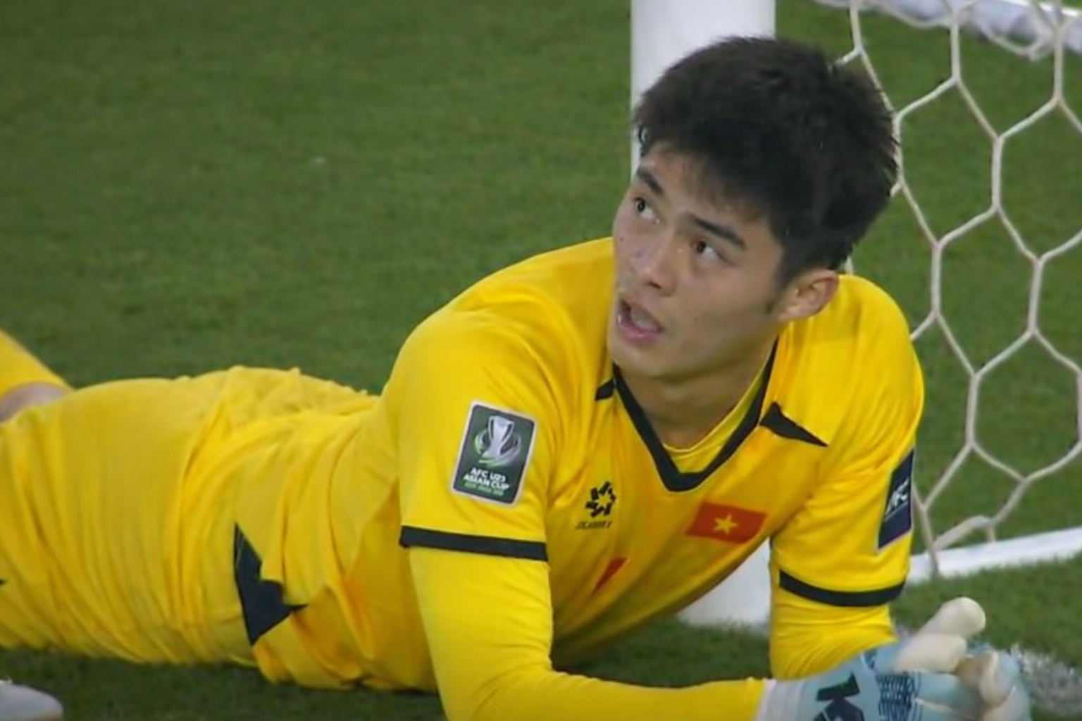 'Nguoi nhen' Trung Kien sang nhat mang xa hoi sau tran thang lich su hinh anh