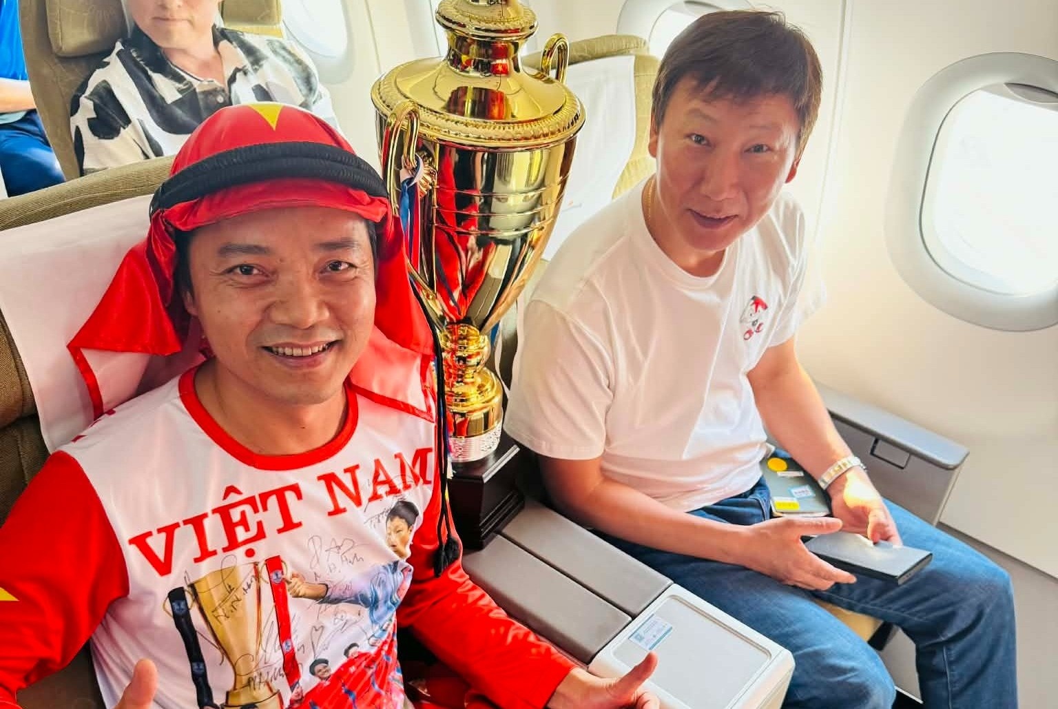 Chi 150 trieu dong bay sang Saudi Arabia co vu U23 Viet Nam hinh anh