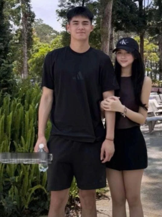 ban gai cau thu anh 11