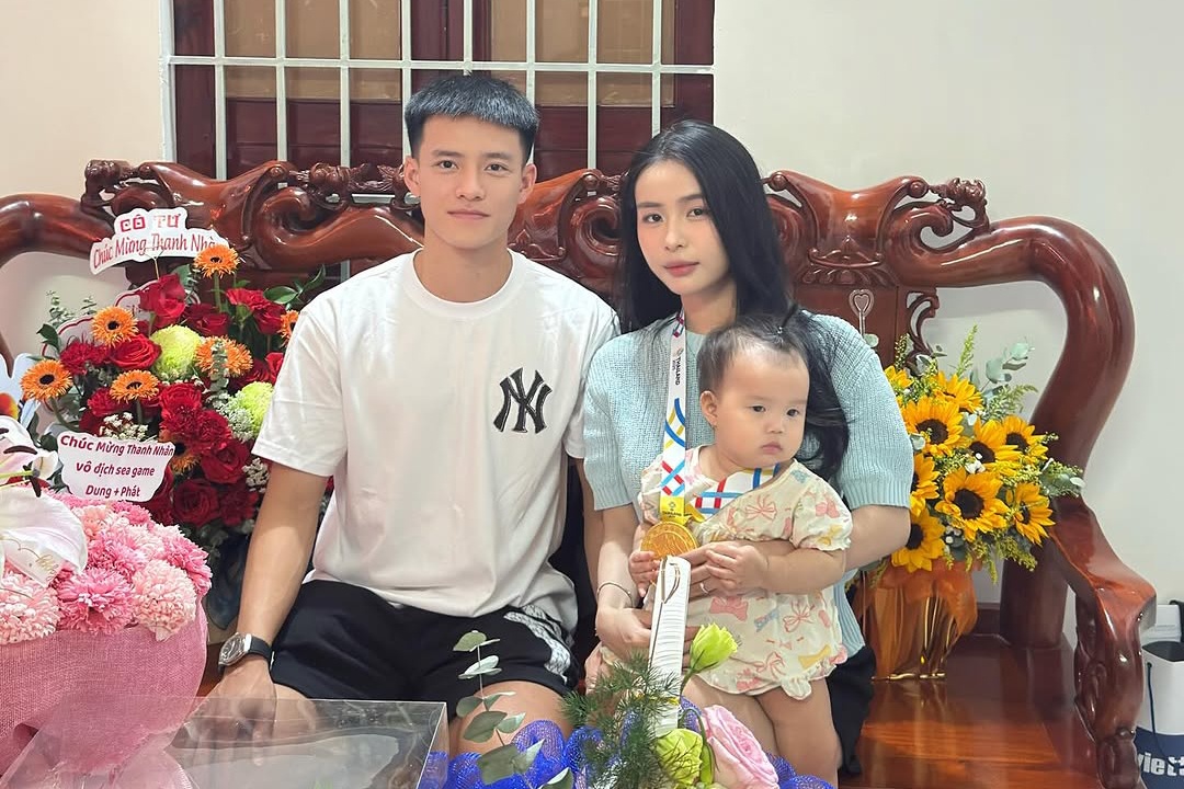 ban gai cau thu anh 5