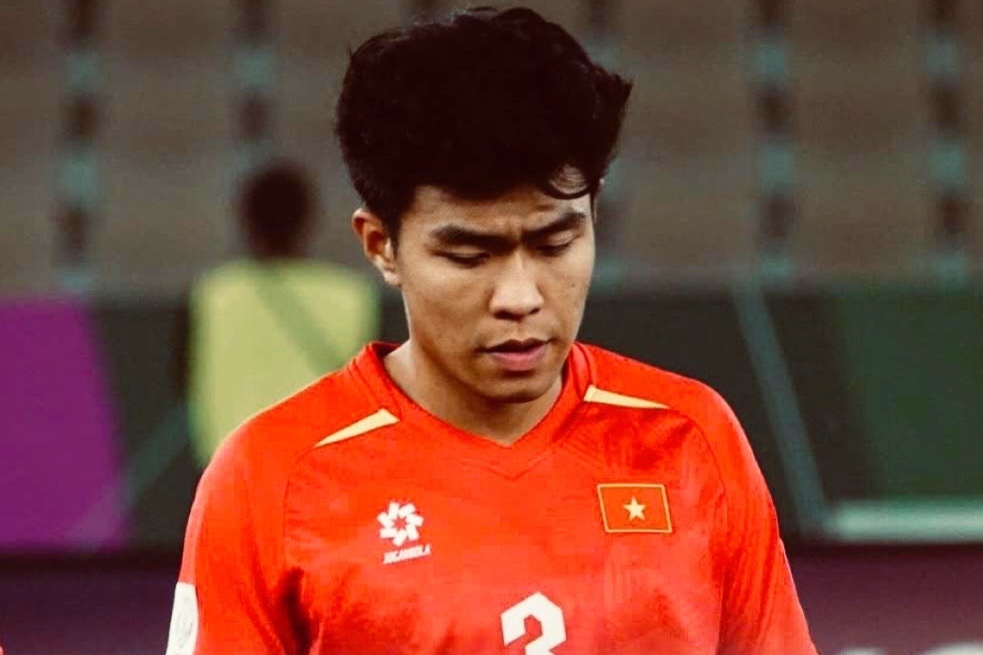 Ly Duc xin loi hinh anh