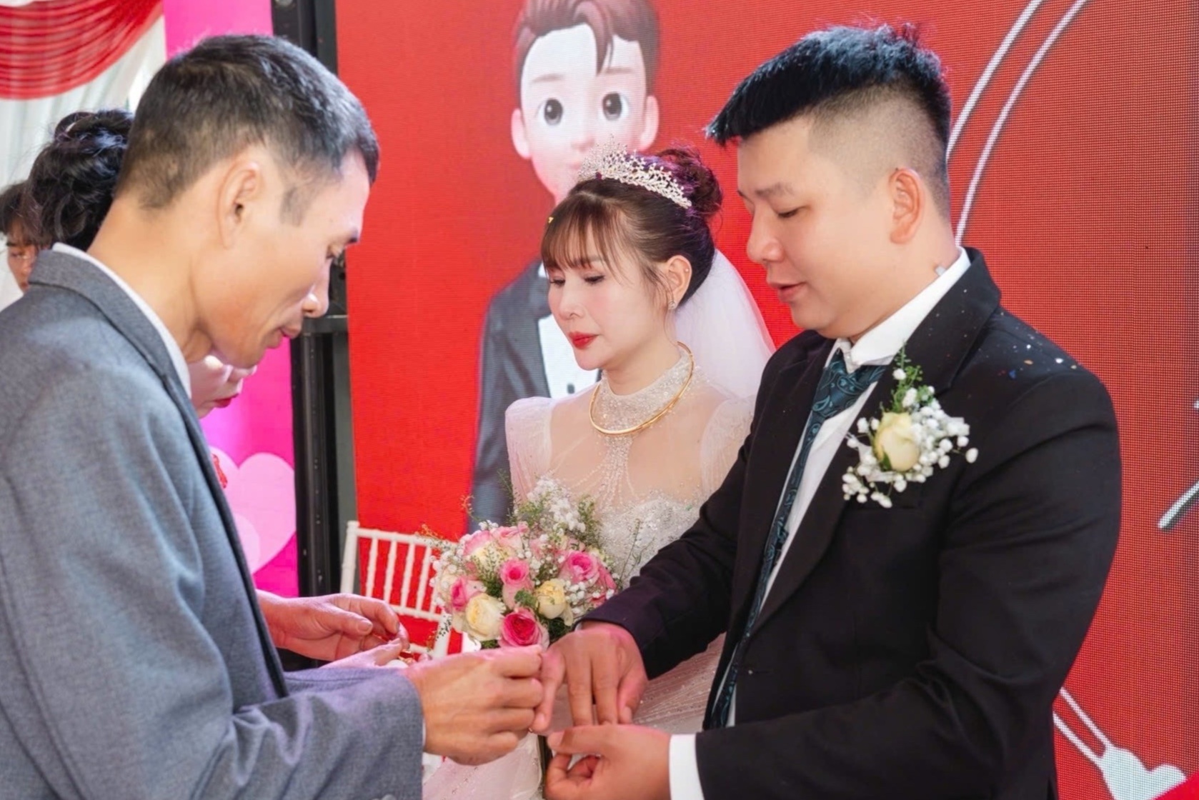 Con dau tai hon, bo me chong Nghe An lam 50 mam co ga di hinh anh