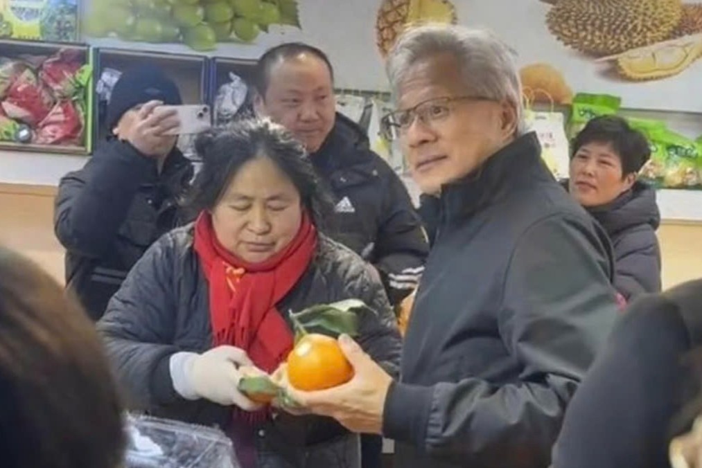 Di cho o Trung Quoc, CEO Nvidia gap canh do khoc do cuoi hinh anh