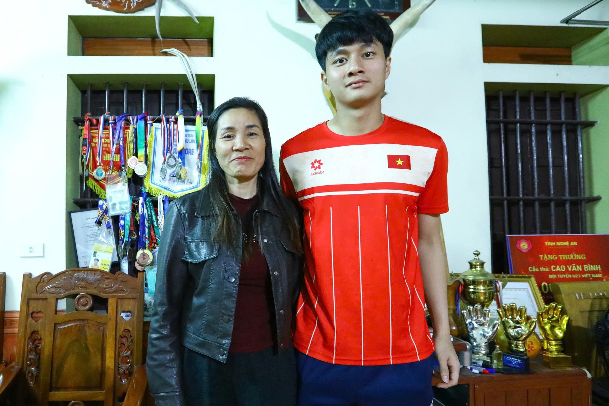 Me thu mon Cao Van Binh: 'Chua thay con tam su co ban gai' hinh anh