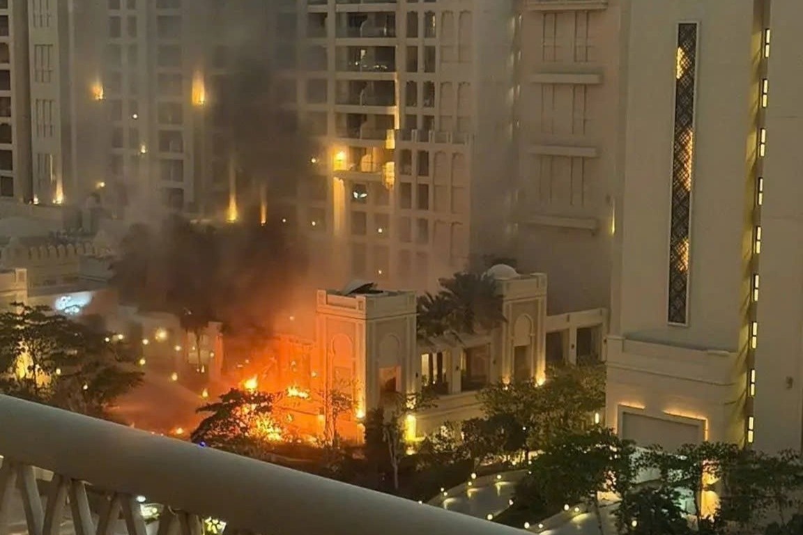 Canh tuong khach san hang sang o Dubai boc chay gay soc hinh anh