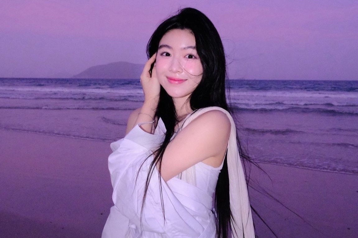 Phong cach doi lap cua 2 con gai Quyen Linh hinh anh