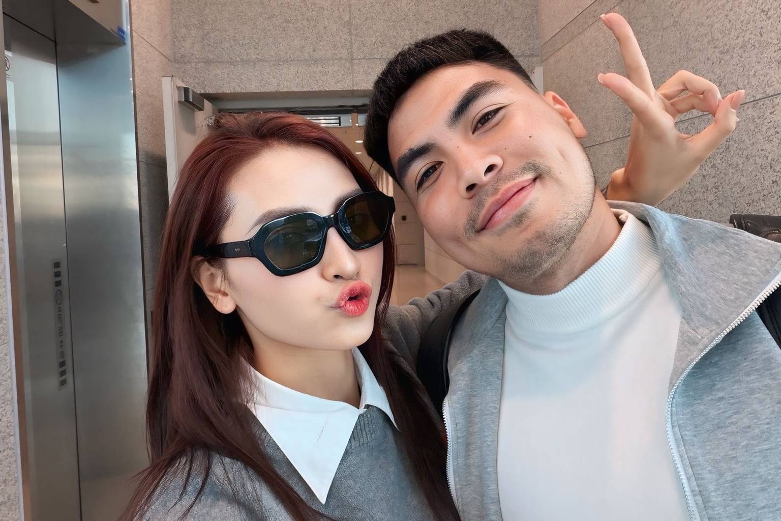 Cau thu Duc Huy khien ba xa 'ua nuoc mat' voi lua chon qua 8/3 hinh anh