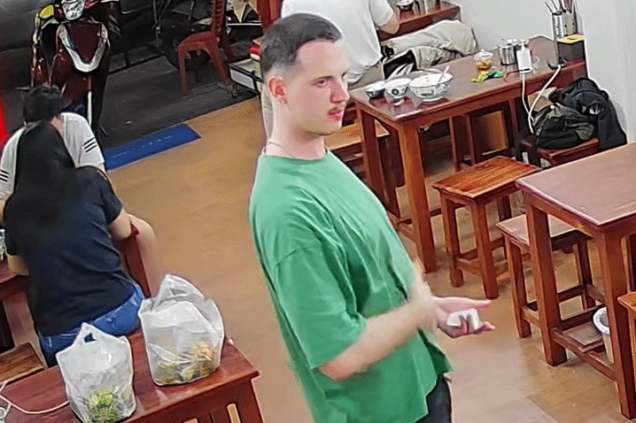 Phan ung cua khach Tay sau khi an bat bun bo Hue gay sot hinh anh