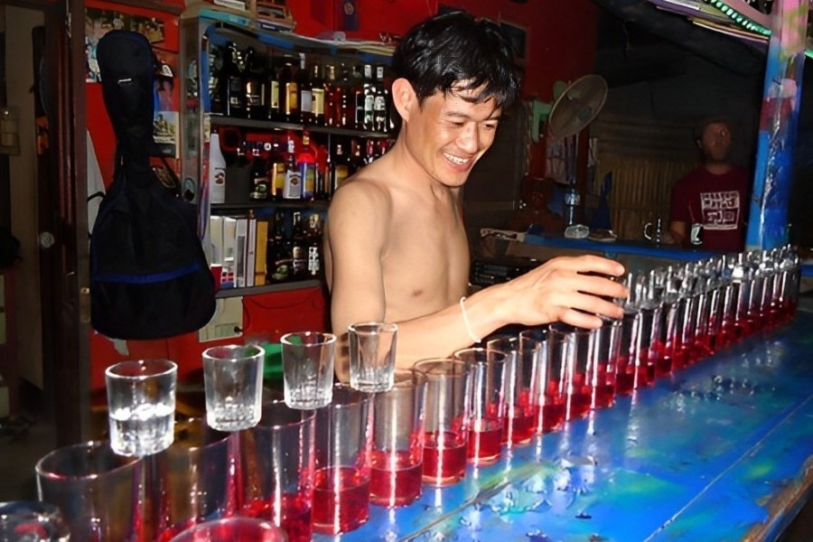 Cai chet cua Vang Vieng hinh anh