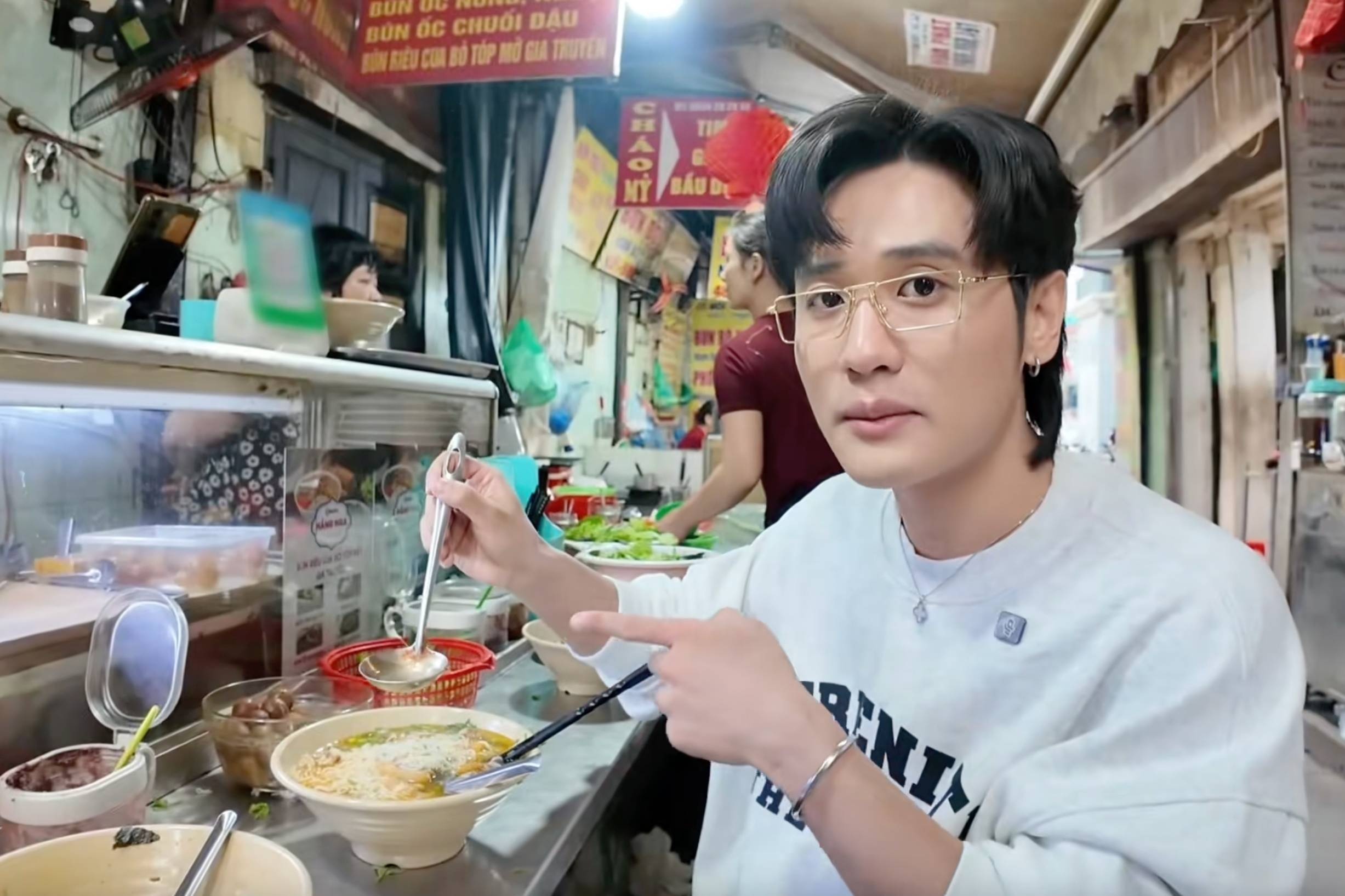 TikToker len tieng vu goi to bun rieu 80k o cho gay tranh cai hinh anh