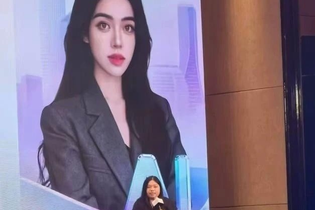 Buc anh 'nu chu tich lo mat that khong filter' lan truyen khap MXH hinh anh