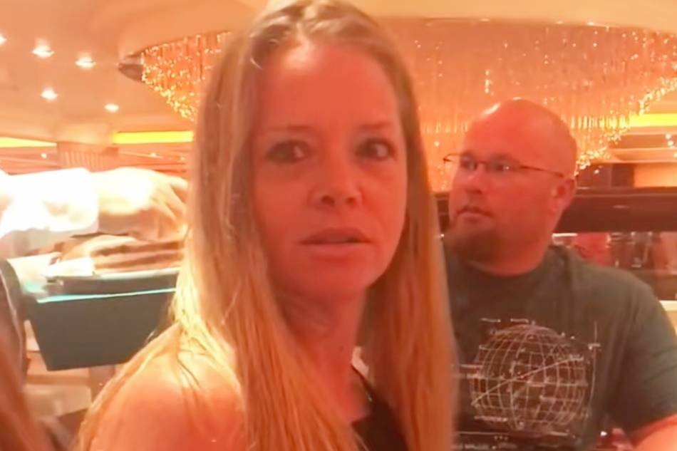 Nu chinh 'xit keo' vi chua duoc cau hon da co nguoi hat chuc mung hinh anh