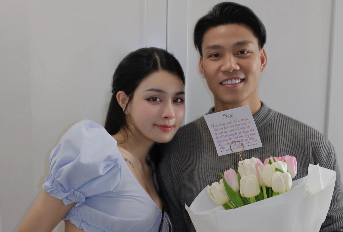 Ban gai Van Thanh lien tuc lo 'hint' sap cuoi hinh anh