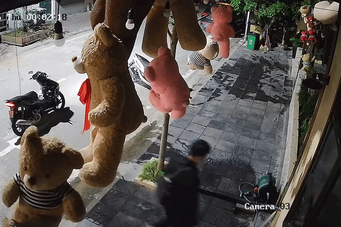 Chu quan Trung Quoc nho dan mang tim chang trai Viet de tra on hinh anh