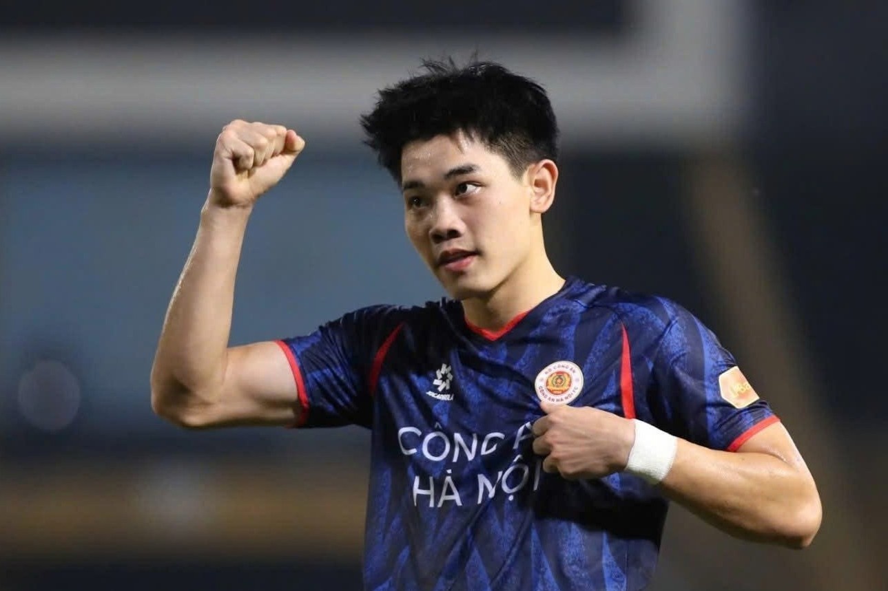 Dinh Bac gay bao mang xa hoi sau cu dup hinh anh