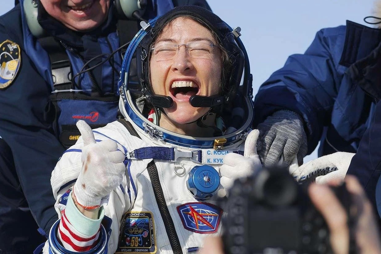 Dieu gi xay ra voi co the cua nguoi phu nu dau tien bay quay Mat Trang hinh anh