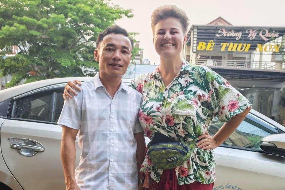 Co gai Ba Lan tuong 'lua dao' khi duoc tai xe Viet cho mien phi 260 km hinh anh