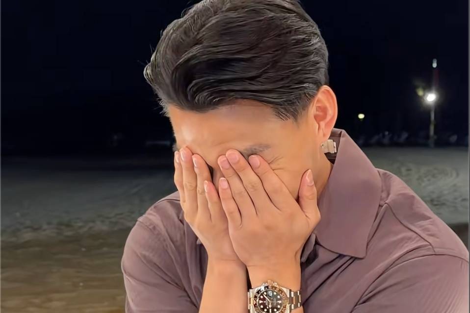 Van Thanh khoc khi cau hon 'chi dep' gymer hinh anh