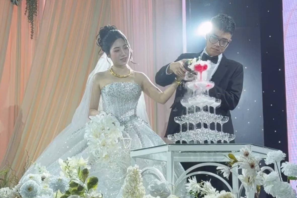 Dam cuoi cua em gai Van Toan hinh anh