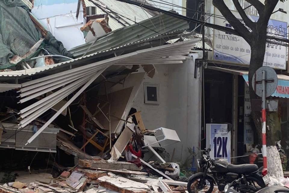 Chu tiem banh noi tieng Da Nang bat luc nhin quan do sap hinh anh