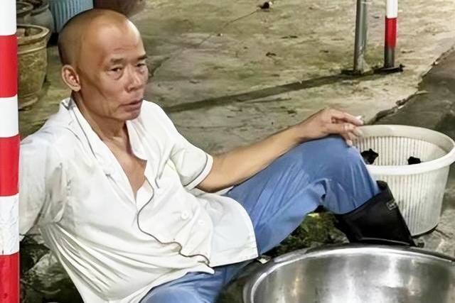 Quan lau ga 'van xin khach dung toi' mo chi nhanh moi hinh anh