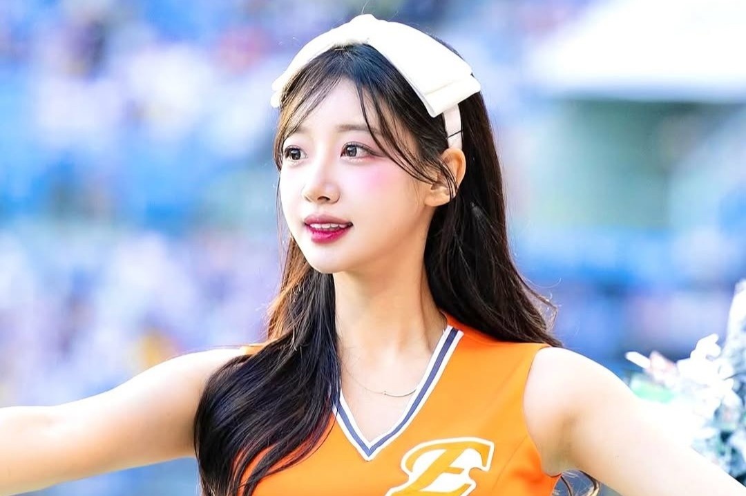 'Hot girl co vu' tung noi dinh dam du chi lo nua mat, gio ra sao? hinh anh