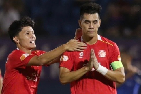 Tien Linh xin loi hinh anh