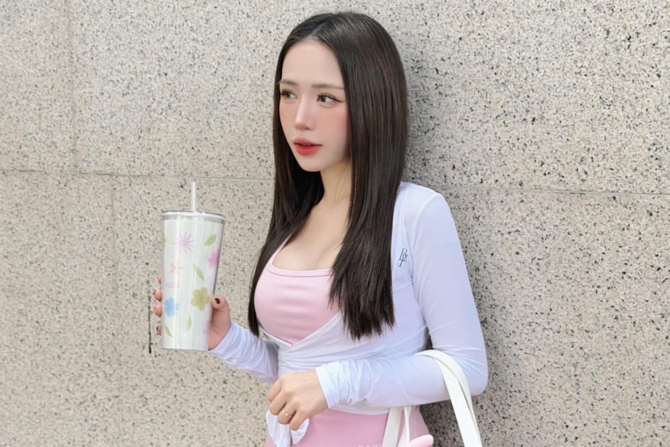 Con gai dai gia Minh Nhua mang thai con thu 5 hinh anh