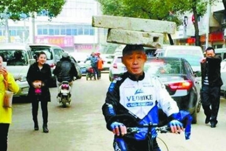 Video ong Truong Huan Moc vua doi coi da vua leo nui hinh anh