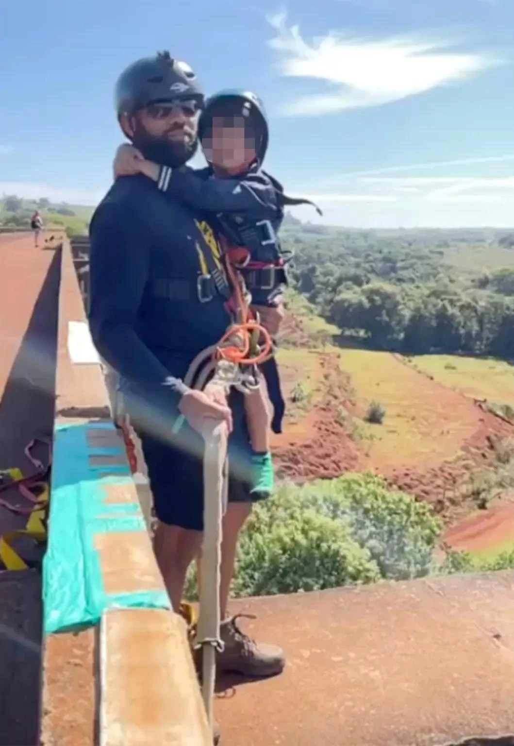 bungee anh 2