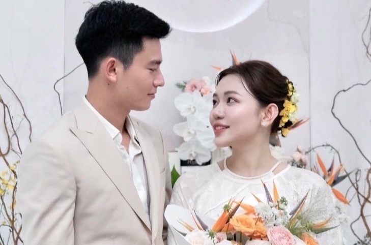 Tuyen thu Viet Nam va 'chi dep' hot girl lam le dam ngo hinh anh