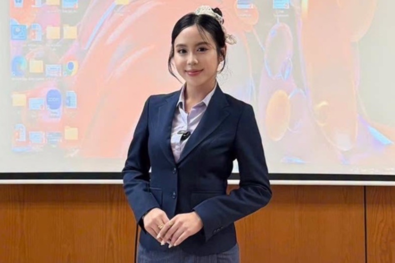 Hot girl Lao bao ve de an tot nghiep thac si o Viet Nam hinh anh