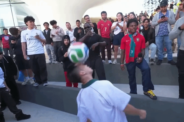 Xem World Cup o My, 9X Viet bong noi tieng vi man tang bong trieu view hinh anh