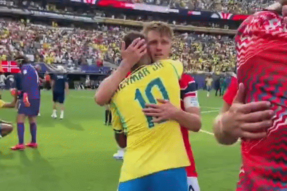Neymar om xin loi Martin Odegaard sau khi 'xau tinh' hinh anh