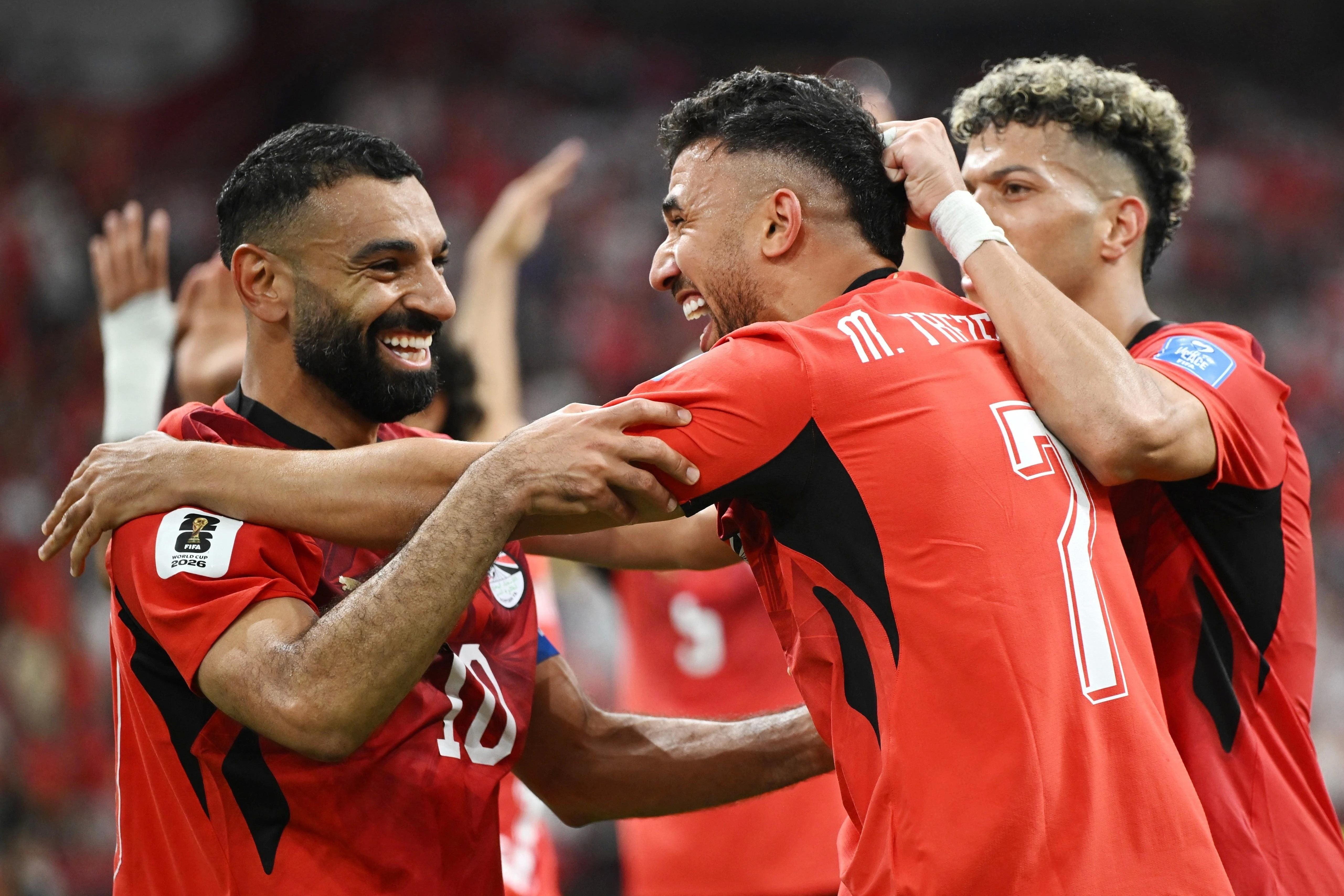 Tỷ phú UAE tặng 59 chiếc ôtô cho tuyển Ai Cập sau World Cup