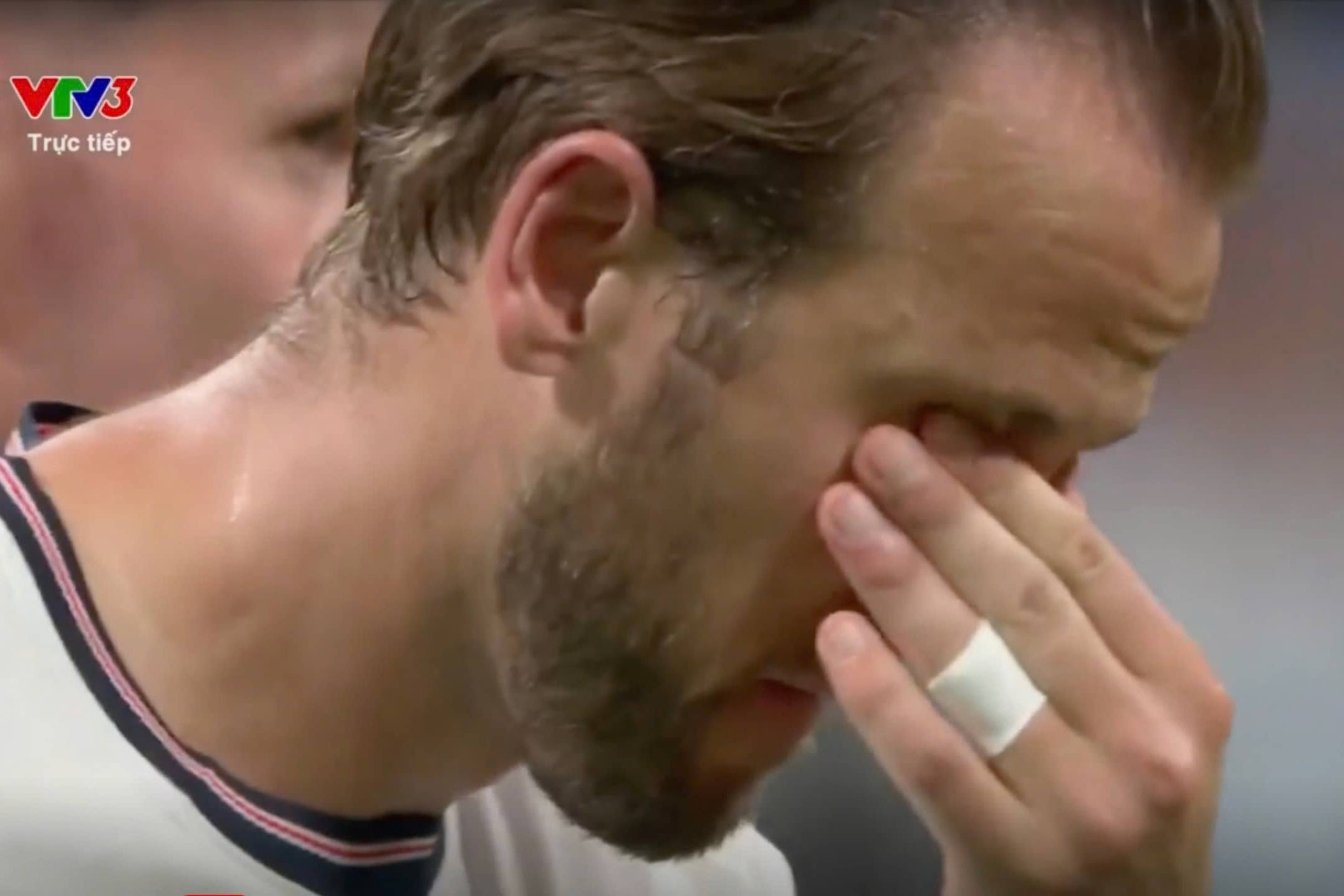 Biểu cảm của Harry Kane khi Anh thua đau Argentina