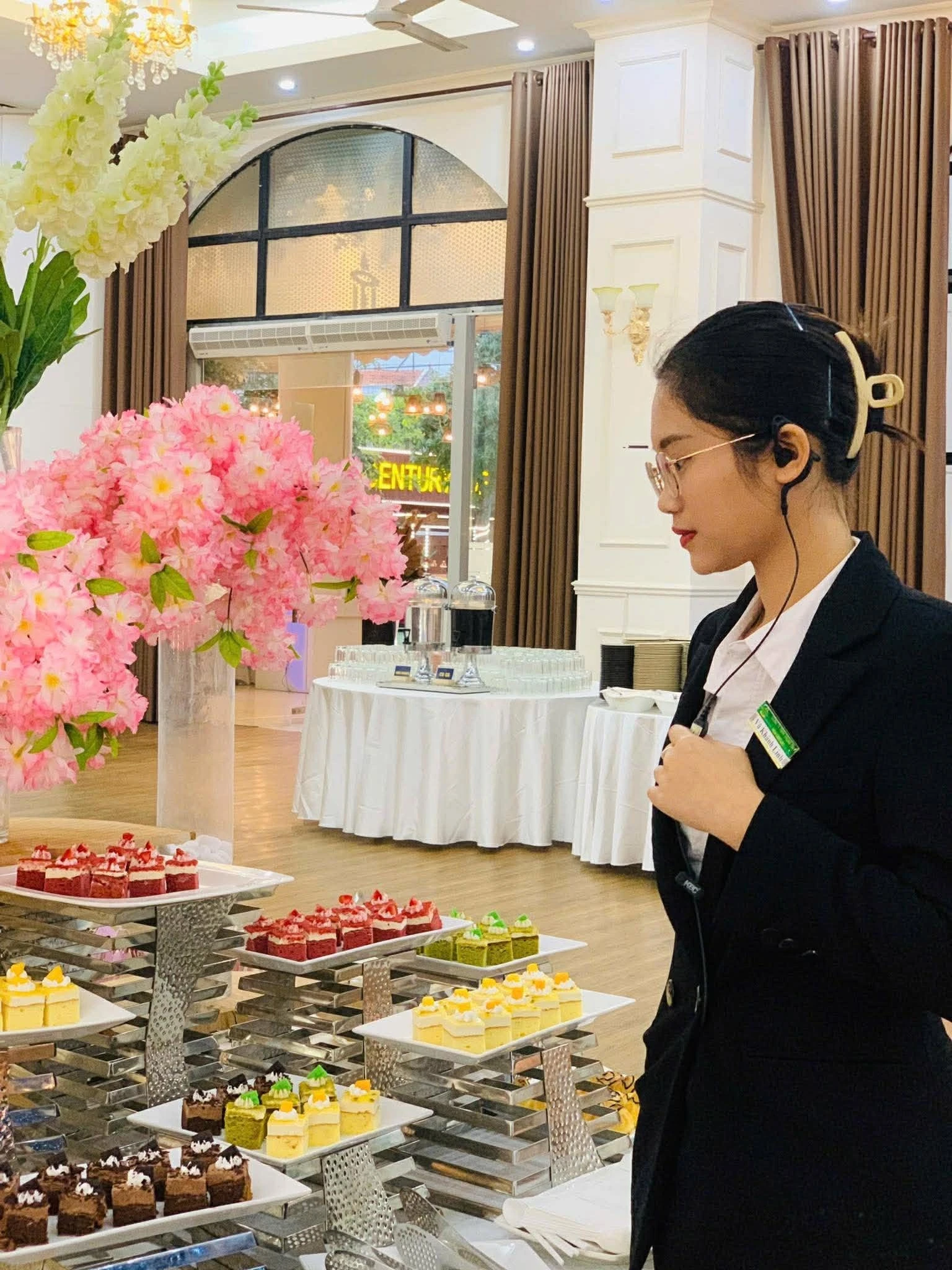 tiếp quản nh&agrave; h&agrave;ng ảnh 4
