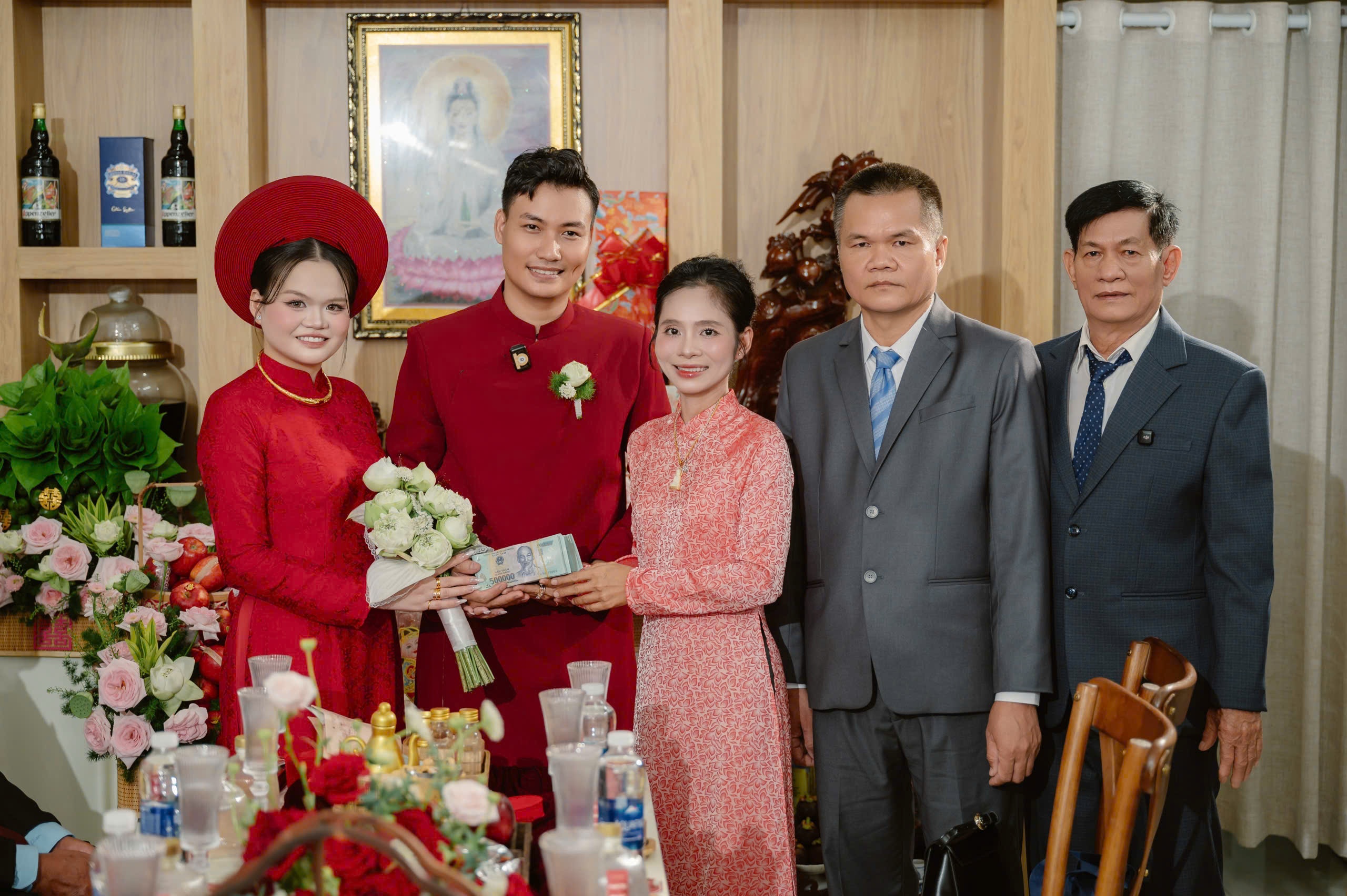 đ&aacute;m cưới ảnh 1
