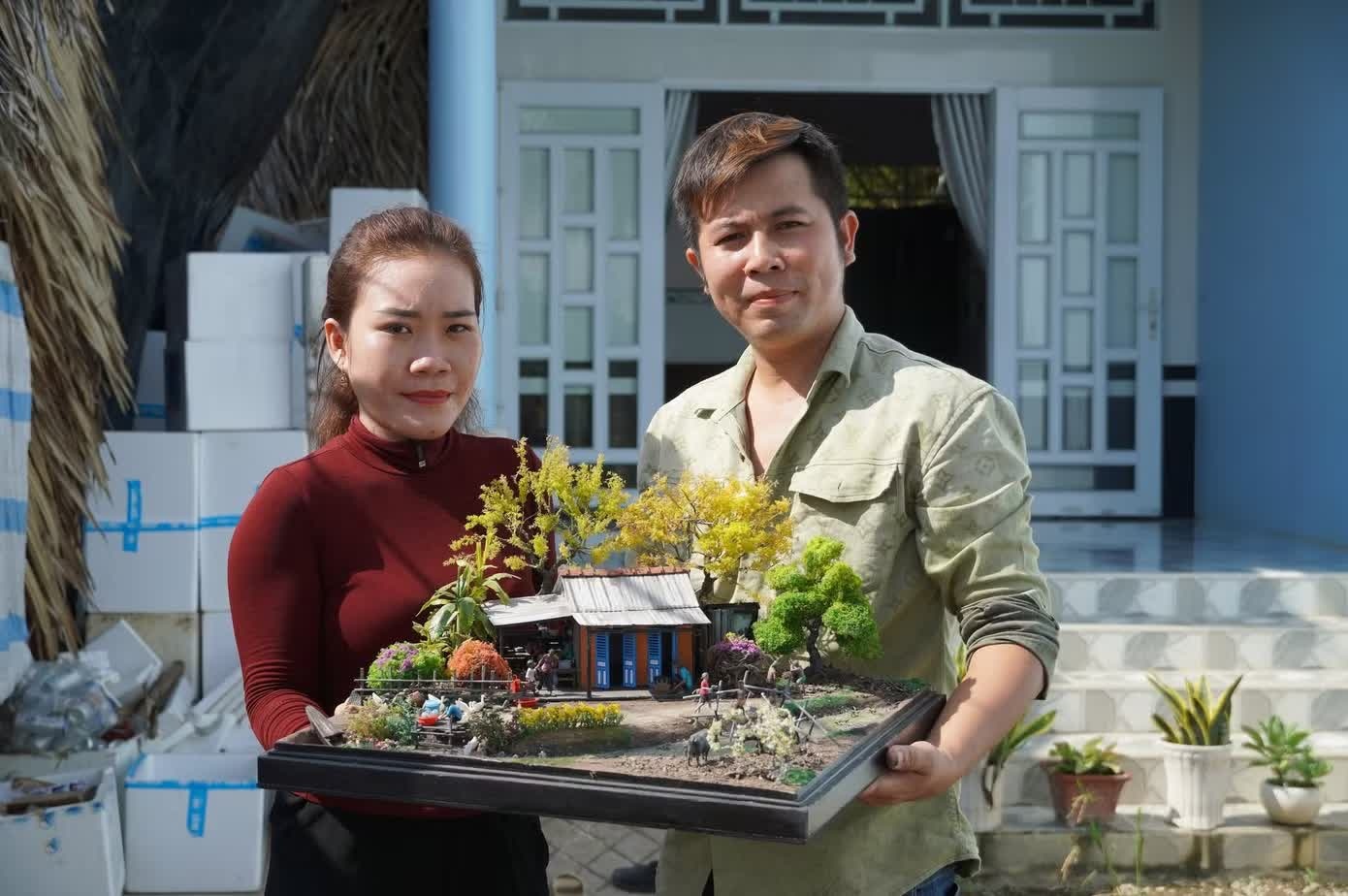 Bỏ phố về quê làm mô hình nhà miền Tây, thu gần nửa tỷ mỗi năm