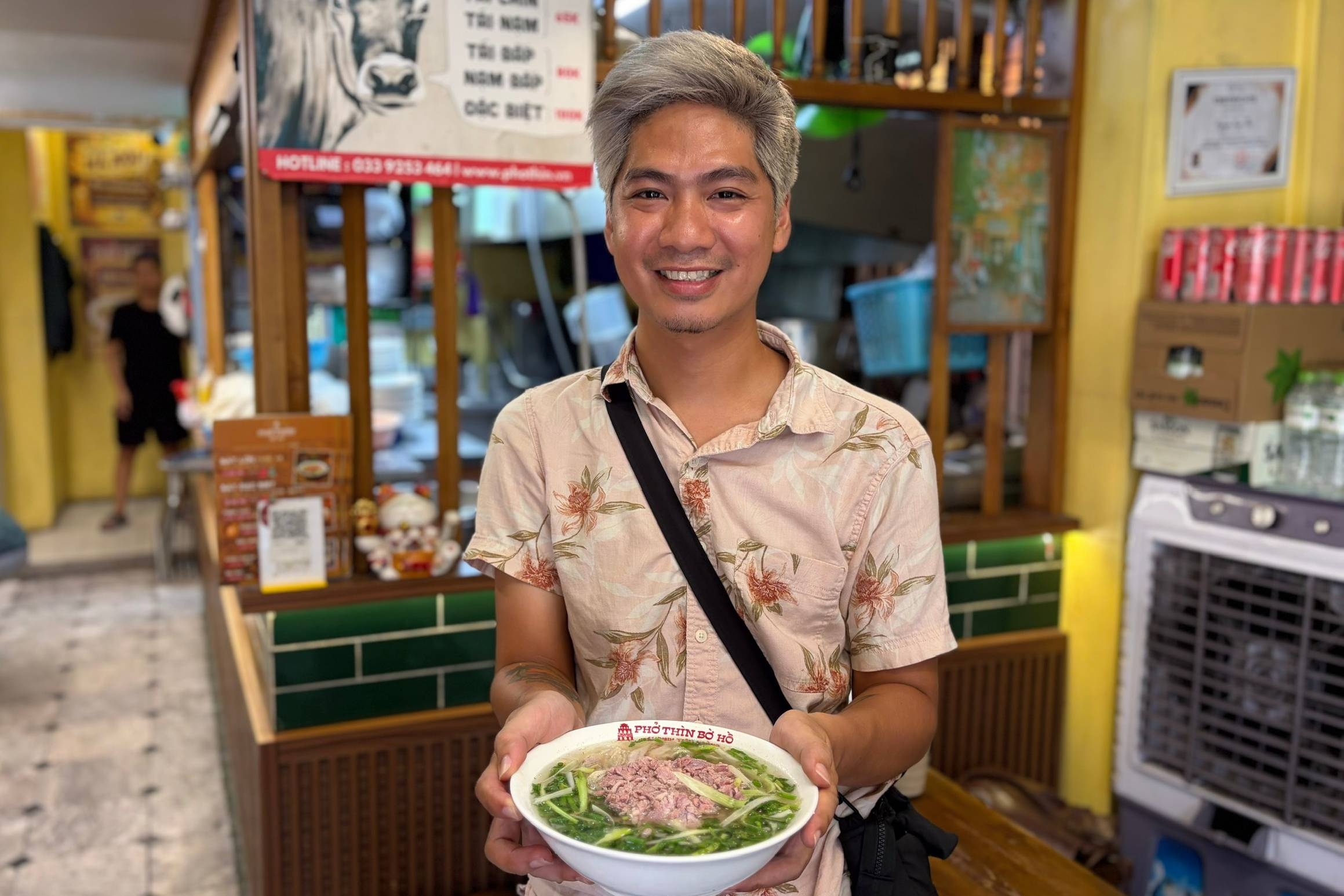 Đích tôn nhà phở Thìn Bờ Hồ bỏ việc về bán phở