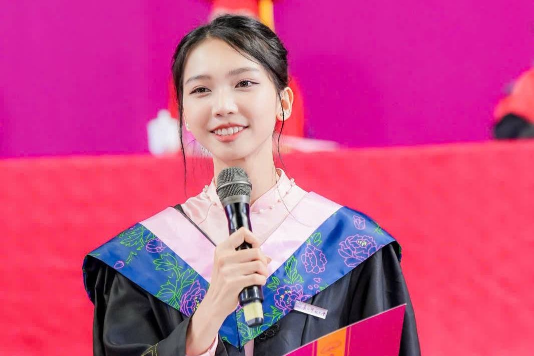 Nữ du học sinh Việt làm MC, quen mặt trên báo Trung Quốc